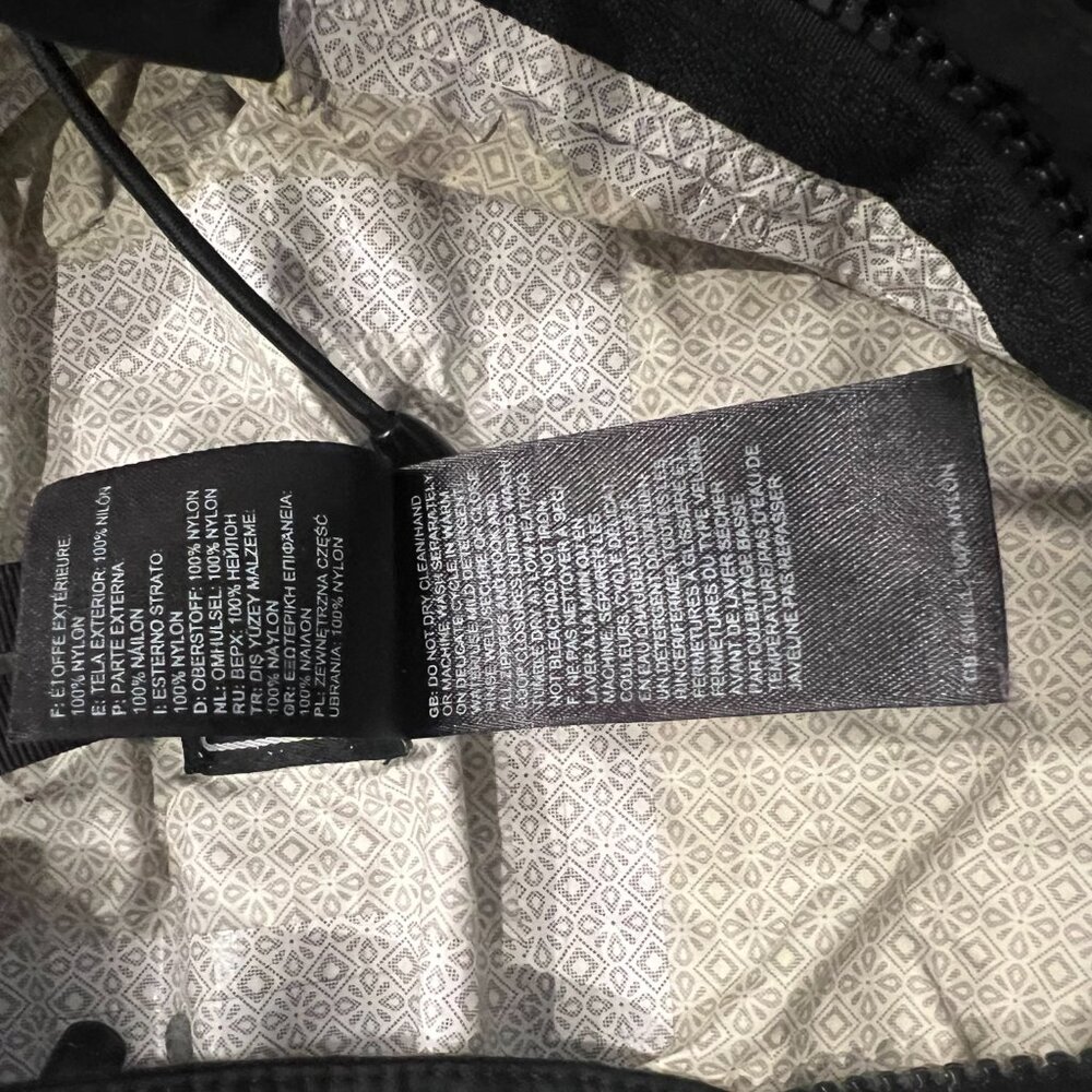 North Face Women's Rain Jacket - Picture 5 of 7